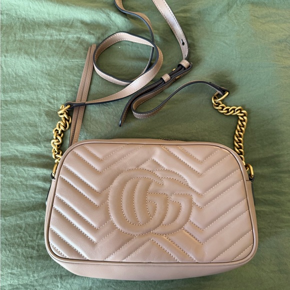 Gucci Taupe Chevron Crossbody Bag - Picture 2 of 6